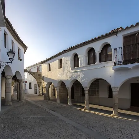 Hotel Puente De Alconetar 4*