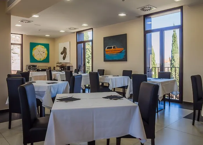 Hotel Puente De Alconetar